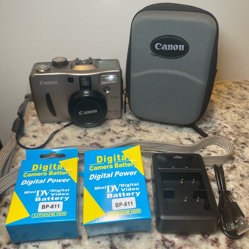 Canon PowerShot G1 PC1004 Gray 3.3MP 3x Optical Zoom Compact Digital Camera
